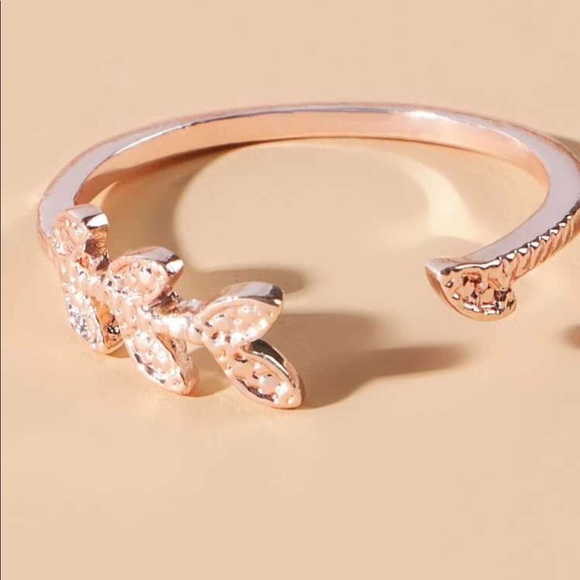 🍁Trendy Boho Delicate Leaf Design Gold Cuff Ring🍁 - Picture 3 of 3